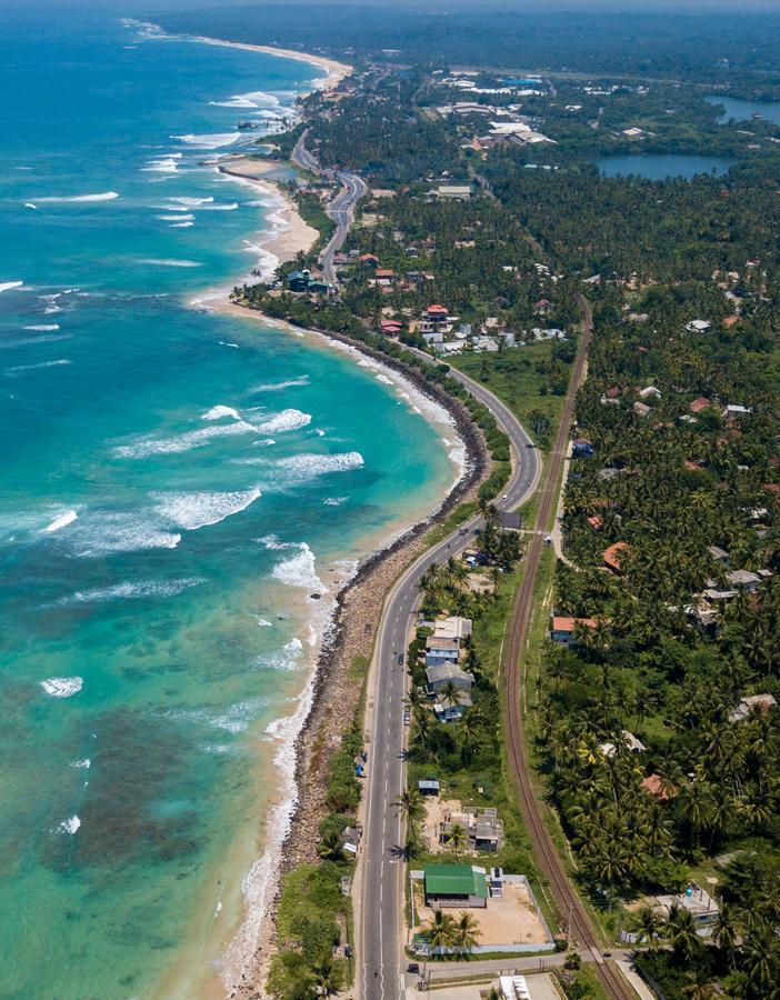 Beach Front Аханґама Екстер'єр фото