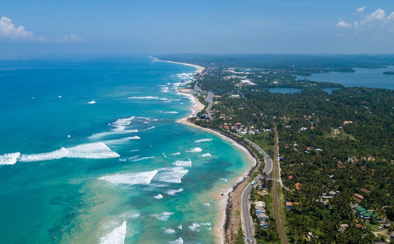 Beach Front Аханґама Екстер'єр фото